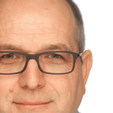 DJ Frank, Ihr sympathischer Hochzeits-, Geburtstag- und Party-DJ Bild von DJ Frank, Ihrem sympathischer Hochzeits-, Geburtstag- und Party-DJ von der MobilDisco Starship für Frankfurt, das Rhein-Main-Gebiet, den Taunus, die Wetterau und darüber hinaus