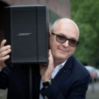 DJ Frank mit Bose S1 Pro Lautsprecher DJ Frank Boberach steht für gute Musik und professionelle Technik von Bose und Electro Voice